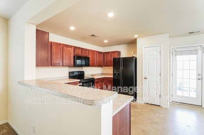 Building Photo - 318 Deep River Rd