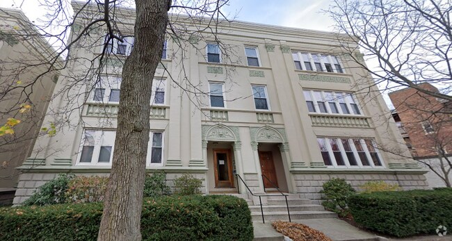 Building Photo - 76 Egmont St