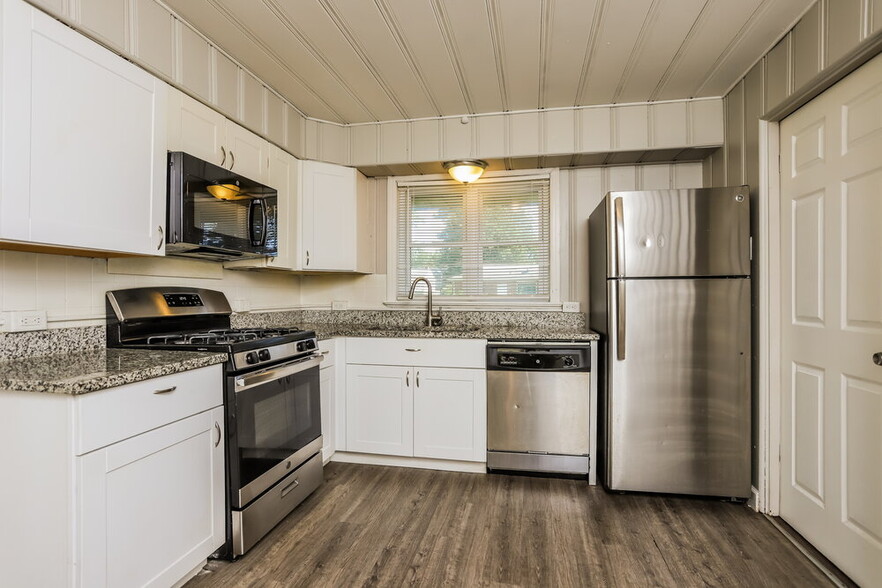 Building Photo - 1545 Washington St