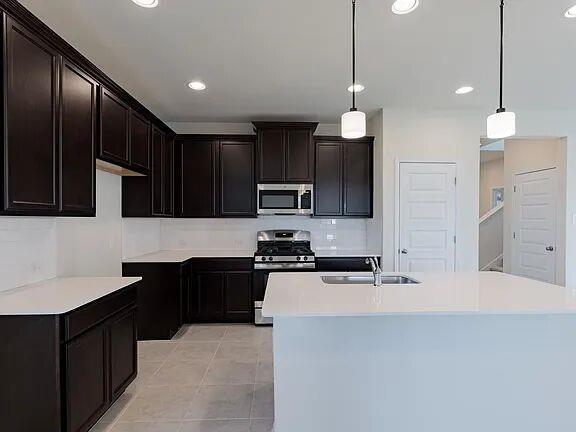 Building Photo - 229 Gray Wolf Dr