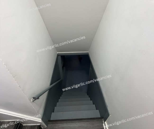 Building Photo - Newly Renovated 2-Bedroom • 1-Bathroom Home