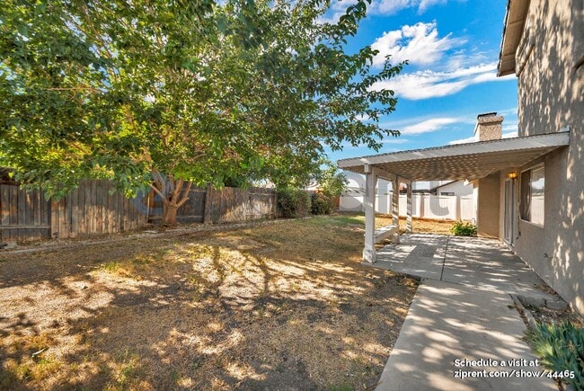 Building Photo - 37551 Deville St