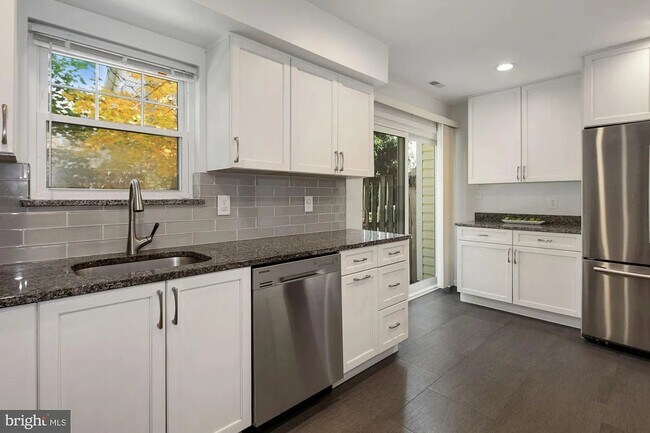 Building Photo - 505 McManus Way