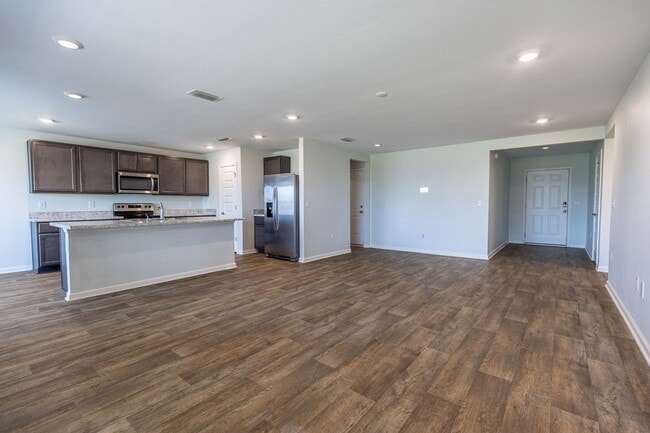 Building Photo - ONE FREE MONTH MOVE IN  SPECIAL! Beautiful...