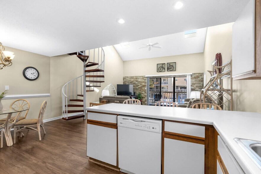 Building Photo - 1908 Hwy 17 S