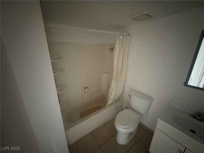 Building Photo - 1828 Harding St