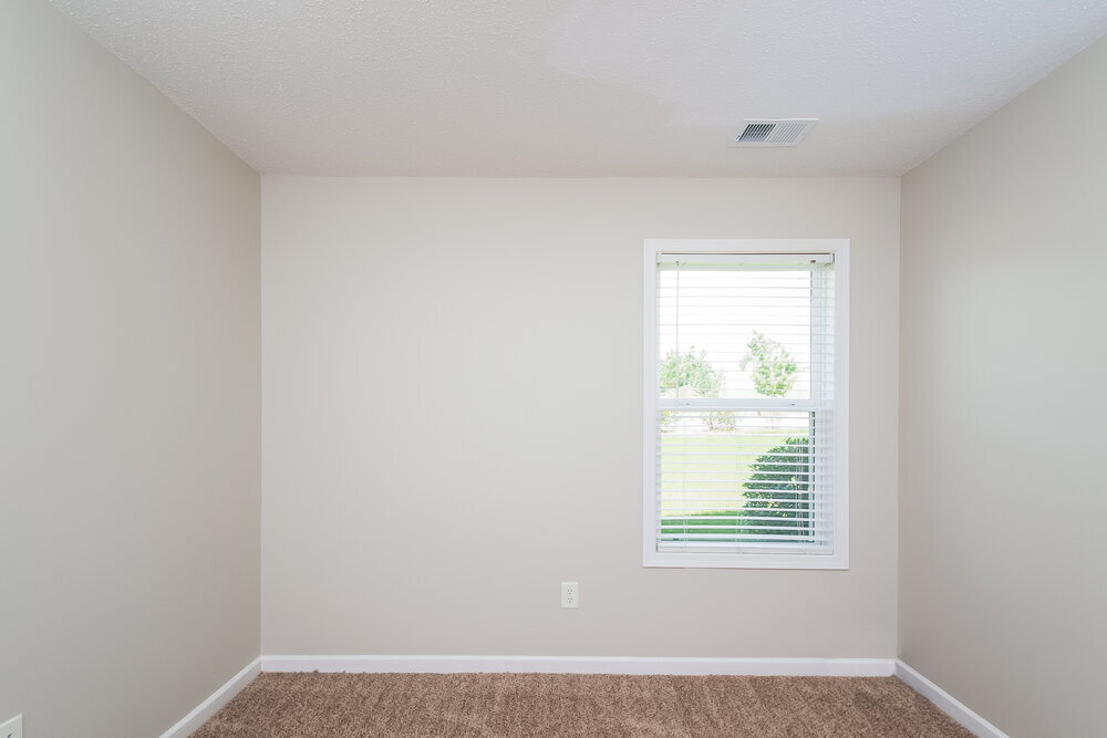 Building Photo - 42 Oakbrook Dr