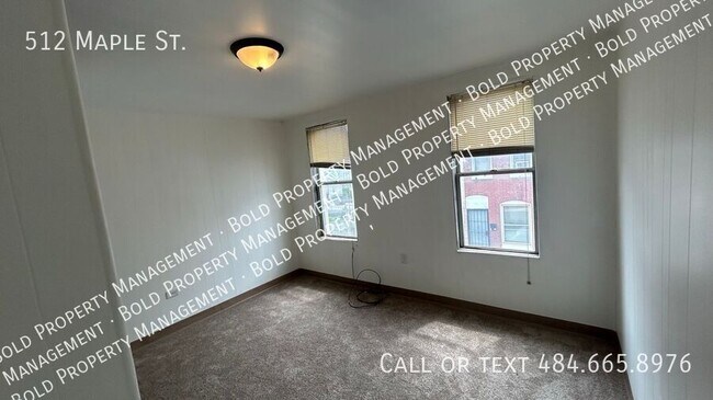 Building Photo - 512 Maple St
