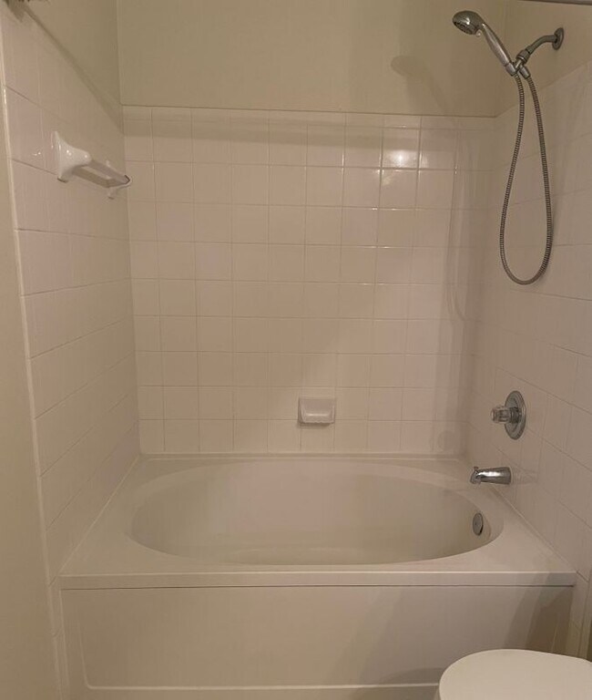 Building Photo - 6013 Castlegate Dr W