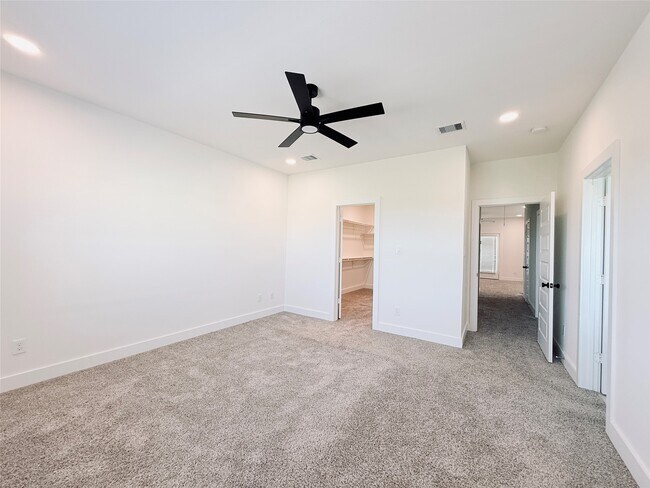 Building Photo - 16575 Oasis Glade Dr