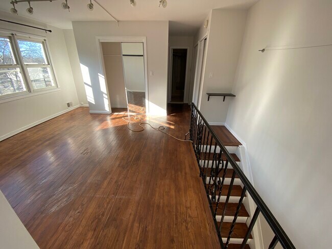 Building Photo - 21 Wadsworth Ave
