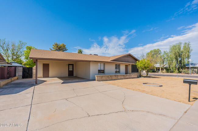 Building Photo - 2019 W Wescott Dr