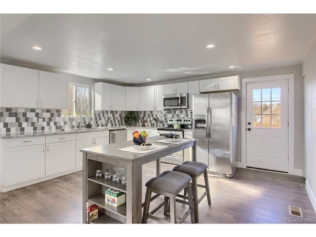 Building Photo - BEAUTIFUL 3bd/2ba Home in Denver, CO! Avai...