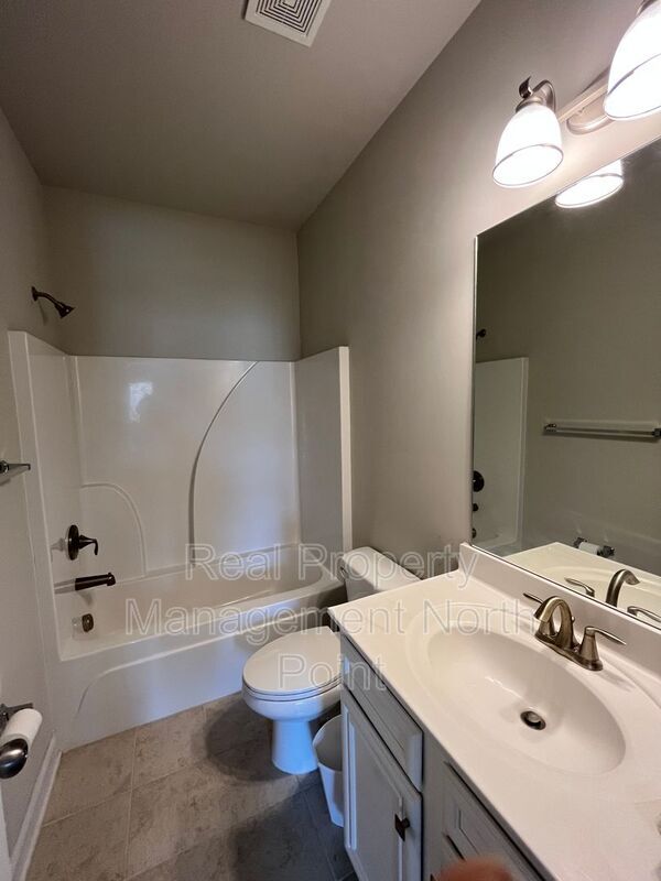 Building Photo - 184 Gray Trl