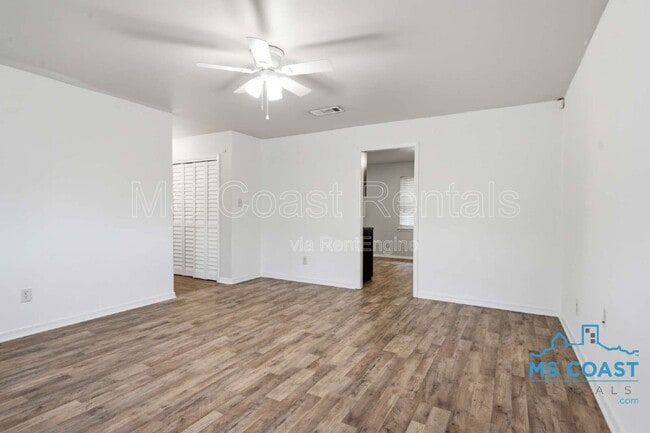 Building Photo - 1601 Lewis Ave