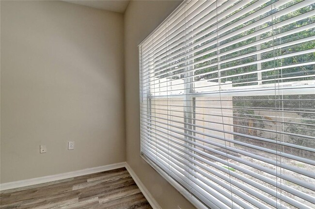 Building Photo - 8509 Broken Willow Ct