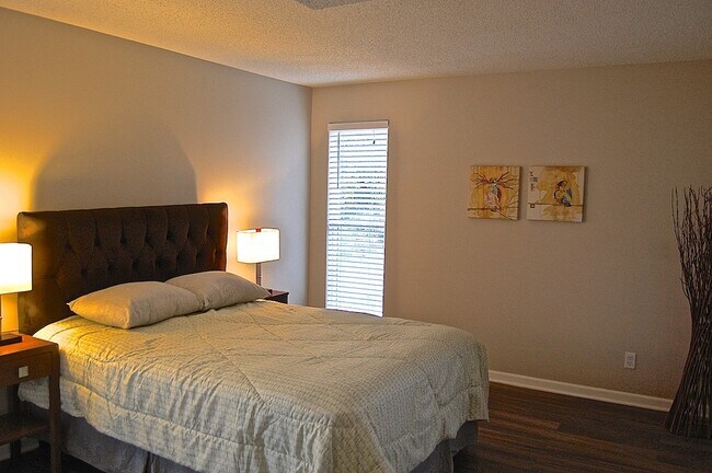 Interior Photo - Arabell - 3740 Warwick