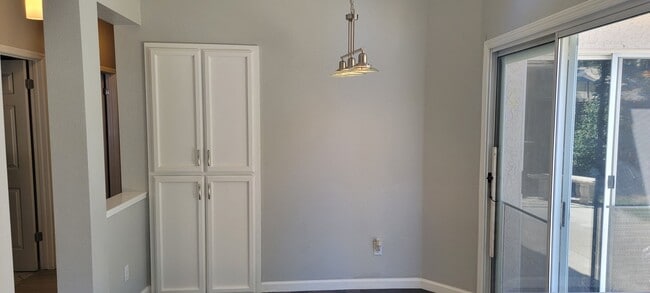 Building Photo - 3 bedroom 2 bath Home in Antelope