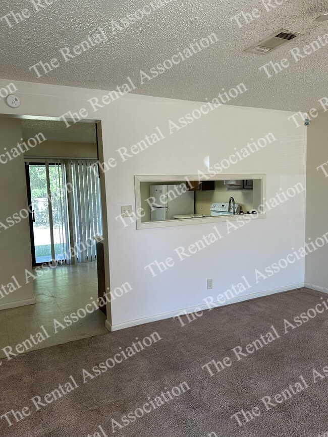 Building Photo - 133 Jennifer Ln