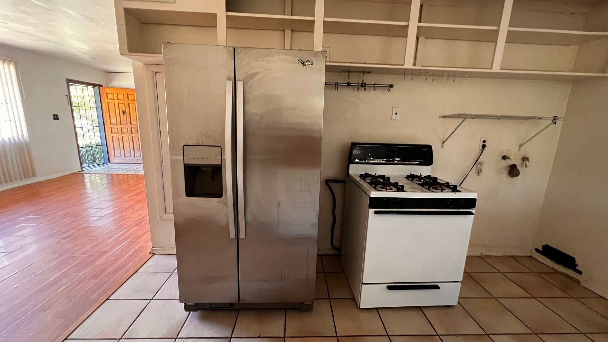 Building Photo - 1455 E Cedar St