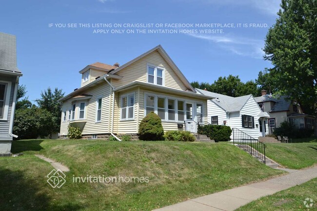Building Photo - 3962 Van Buren St NE