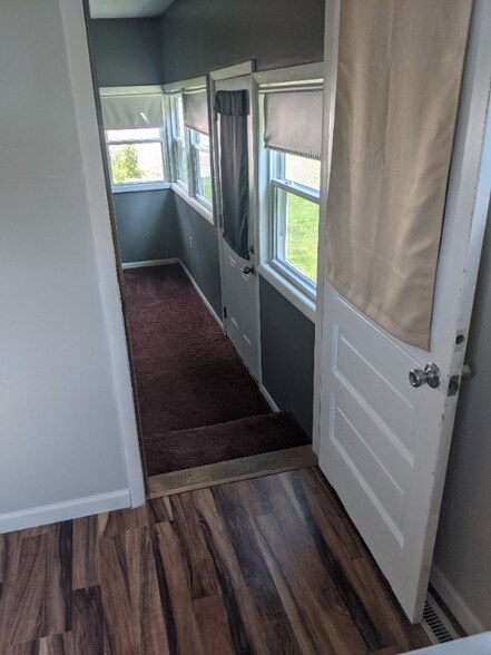 Building Photo - 1077 Davey Ave