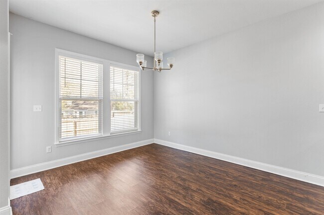 Building Photo - 8756 Glen Oak Trail