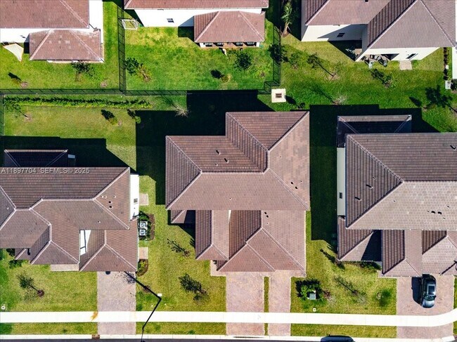 Building Photo - 12237 Green Oak Dr