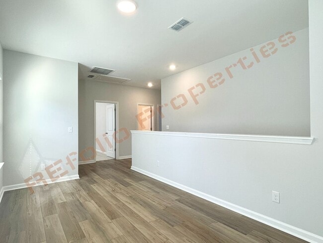 Building Photo - 1605 Immagene Wy