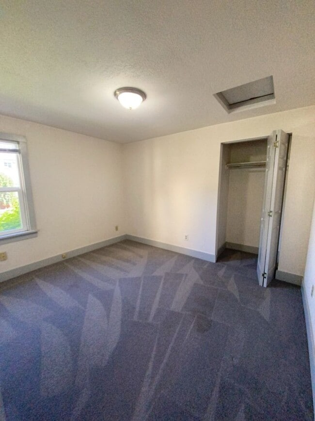 Building Photo - 1318 High St