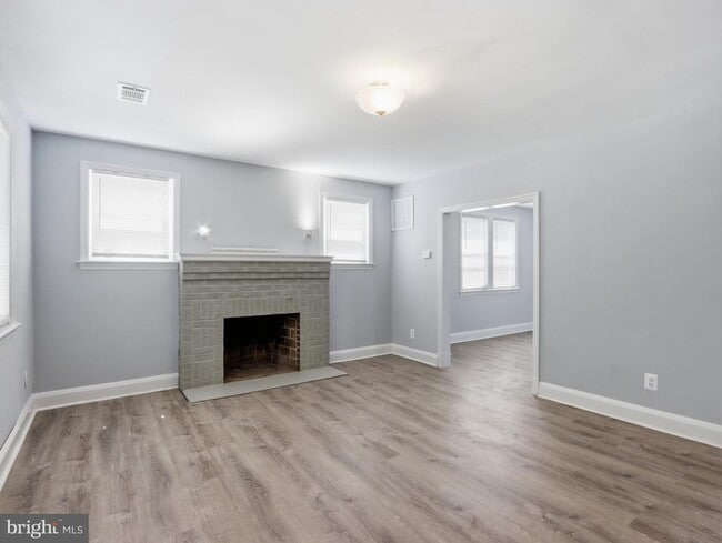 Building Photo - 5112 Crosswood Ave