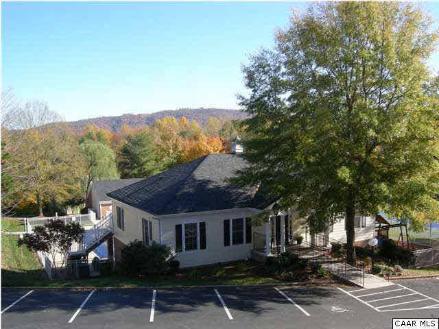 Building Photo - 1311 Villa Way