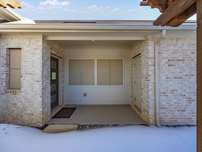 Building Photo - 701 Presidio St