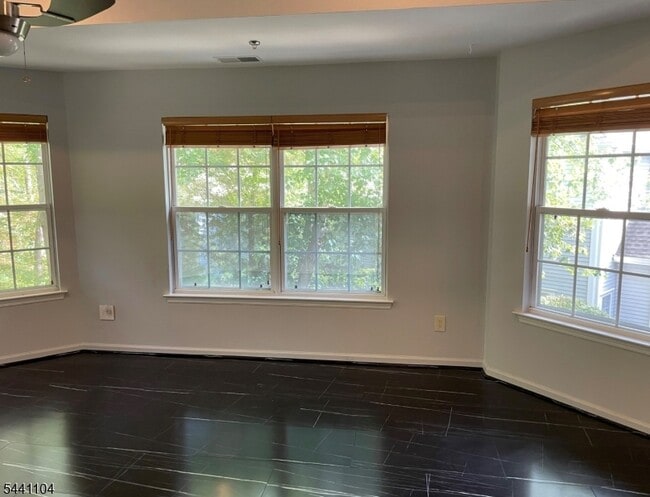 Building Photo - 511 Chatfield Dr