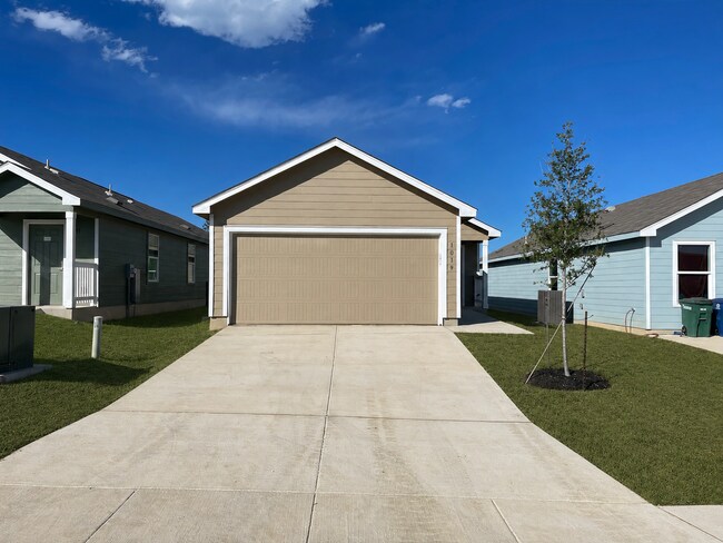 Building Photo - Like-New | 3 bed/2 bath | 1-story | No Carpet | Wonderful Amenities |On Golf Course in Mission De...