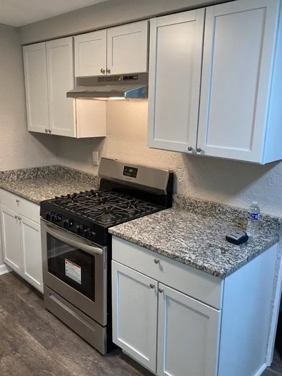 Building Photo - 401 Johnston Rd