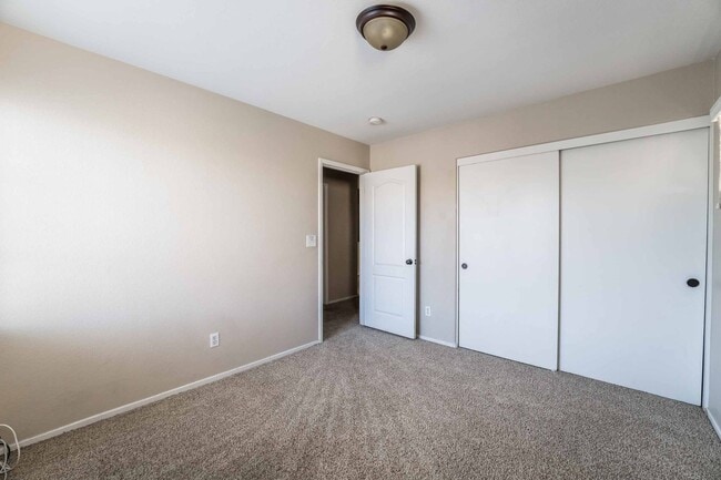 Building Photo - Charming 5-Bedroom Home in the Heart of Las Vegas