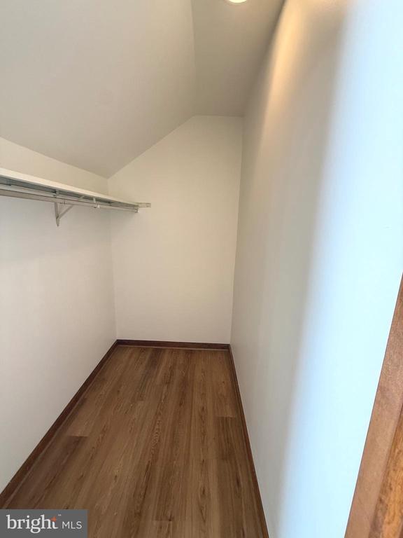 Building Photo - 9608 Burke View Ave