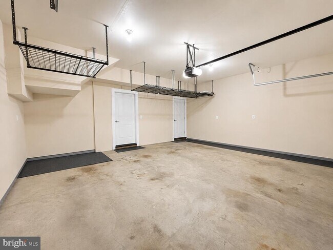 Building Photo - 2261 Potomac Club Pkwy