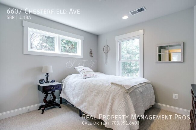 Building Photo - 6607 Chesterfield Ave