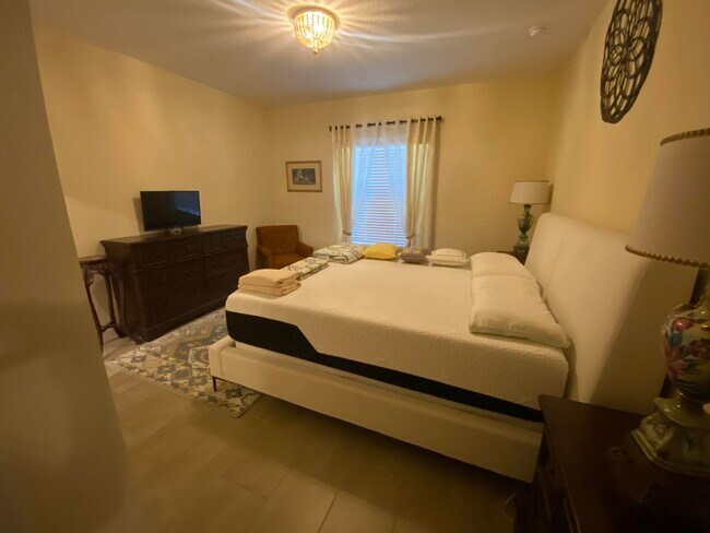 Building Photo - 9433 Ligorio Wy