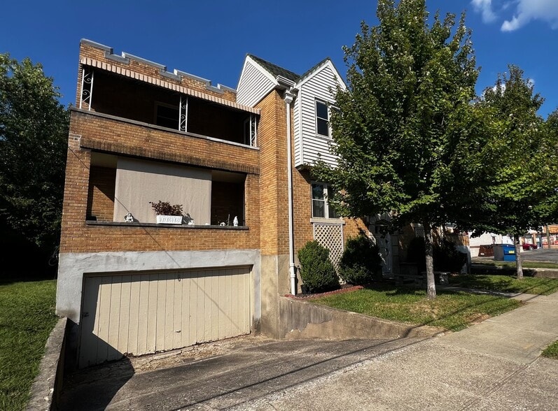 Building Photo - 4912 Relleum Avenue