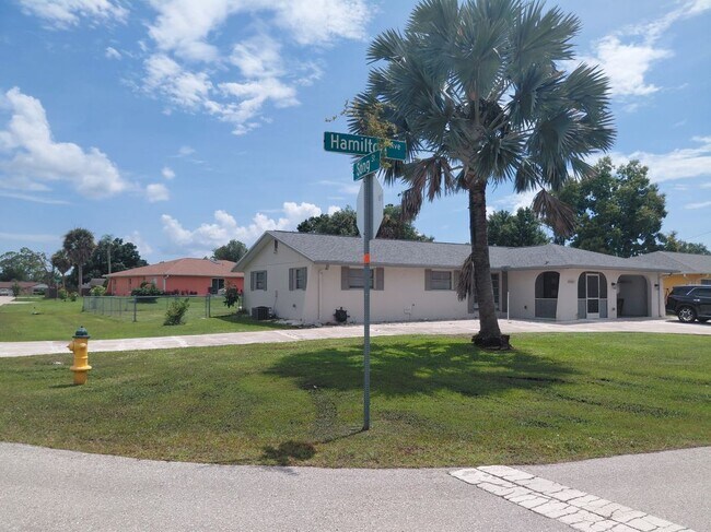 Building Photo - 20263 Hamilton Ave