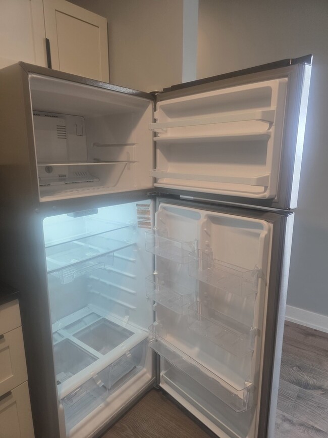 Building Photo - 1 Main St