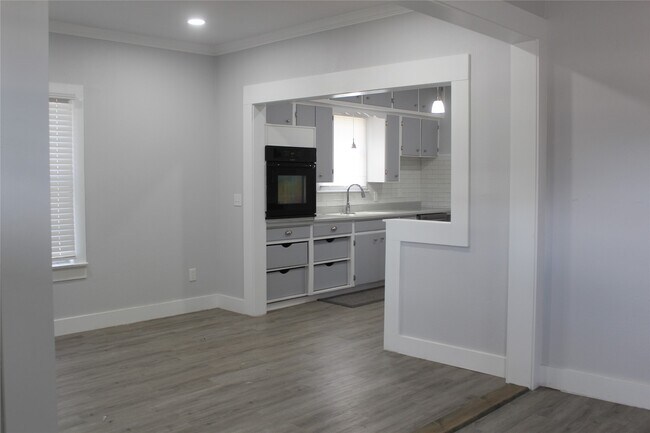 Building Photo - 710 Fahrenthold St