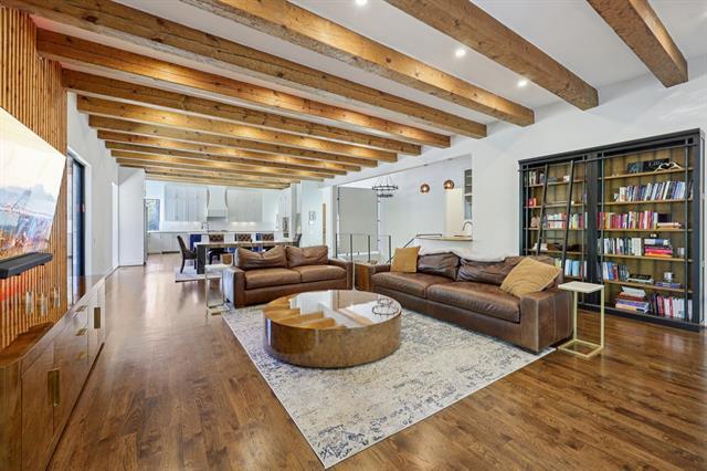 Building Photo - 8635 San Leandro Dr