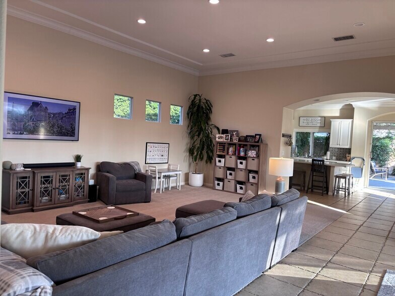 Building Photo - 90 Clavel Ct