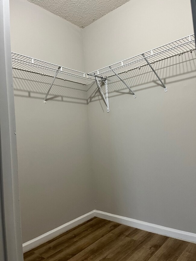 Building Photo - 121 Wellington Ct