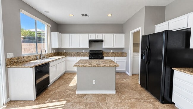 Building Photo - 7617 Pioneer Ranch Ave