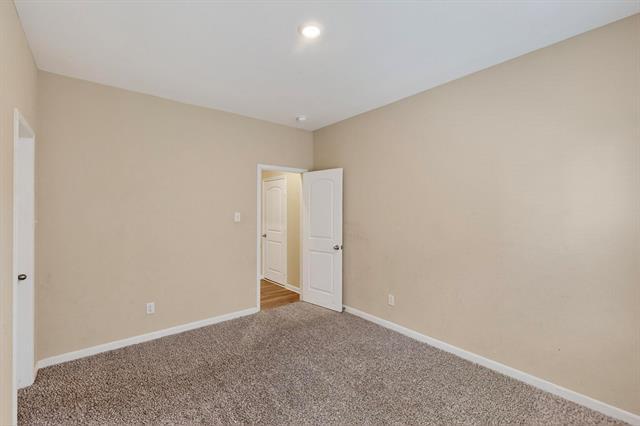 Building Photo - 1903 Dahlia Way